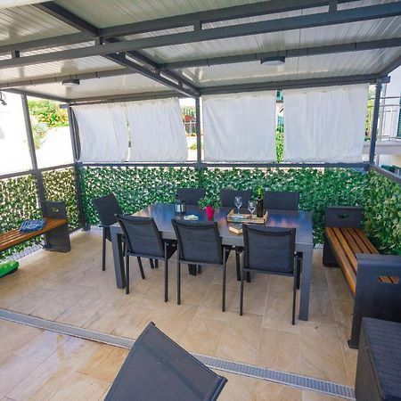 Apartment Jerry With Private Pool มิลนา ภายนอก รูปภาพ