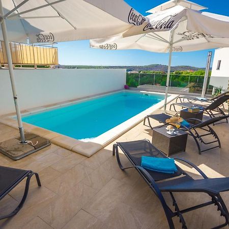 Apartment Jerry With Private Pool มิลนา ภายนอก รูปภาพ