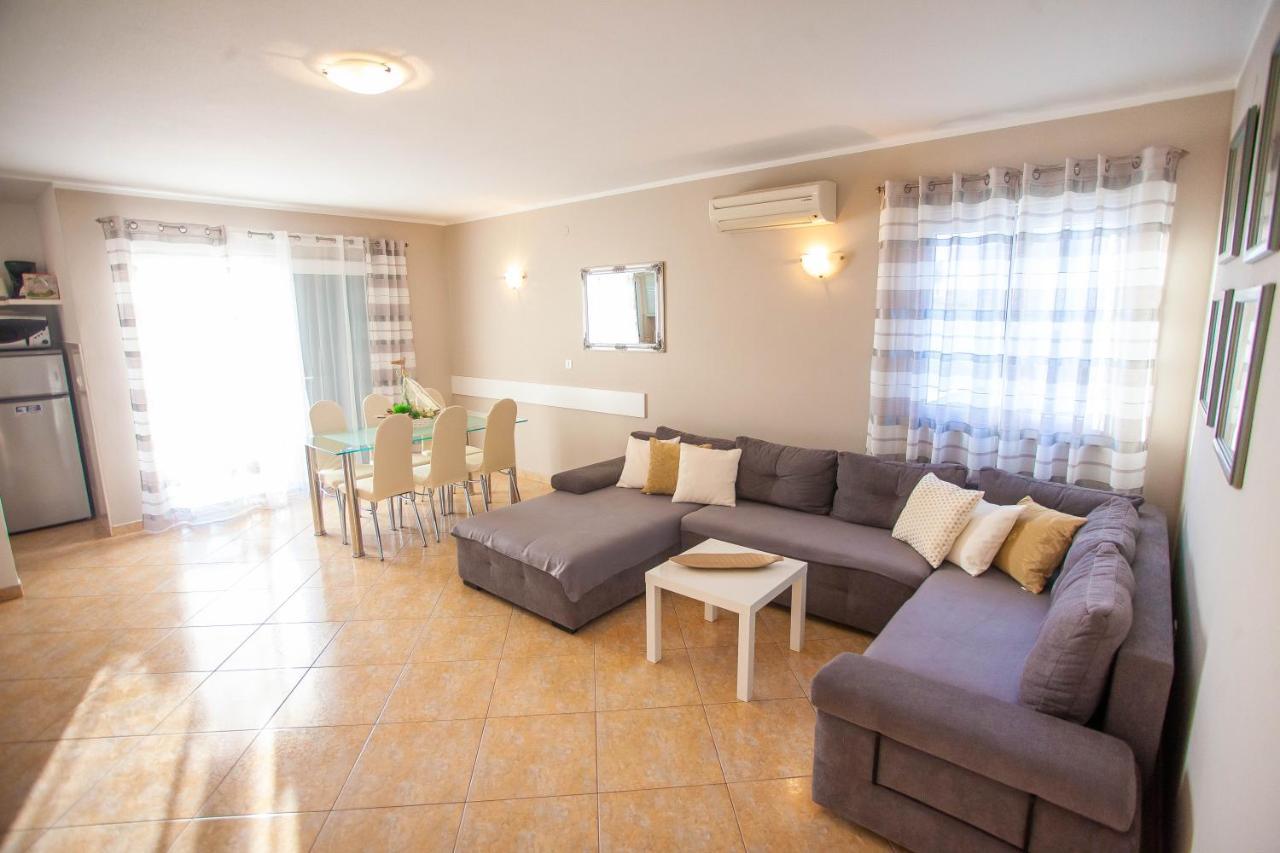 Apartment Jerry With Private Pool มิลนา ภายนอก รูปภาพ