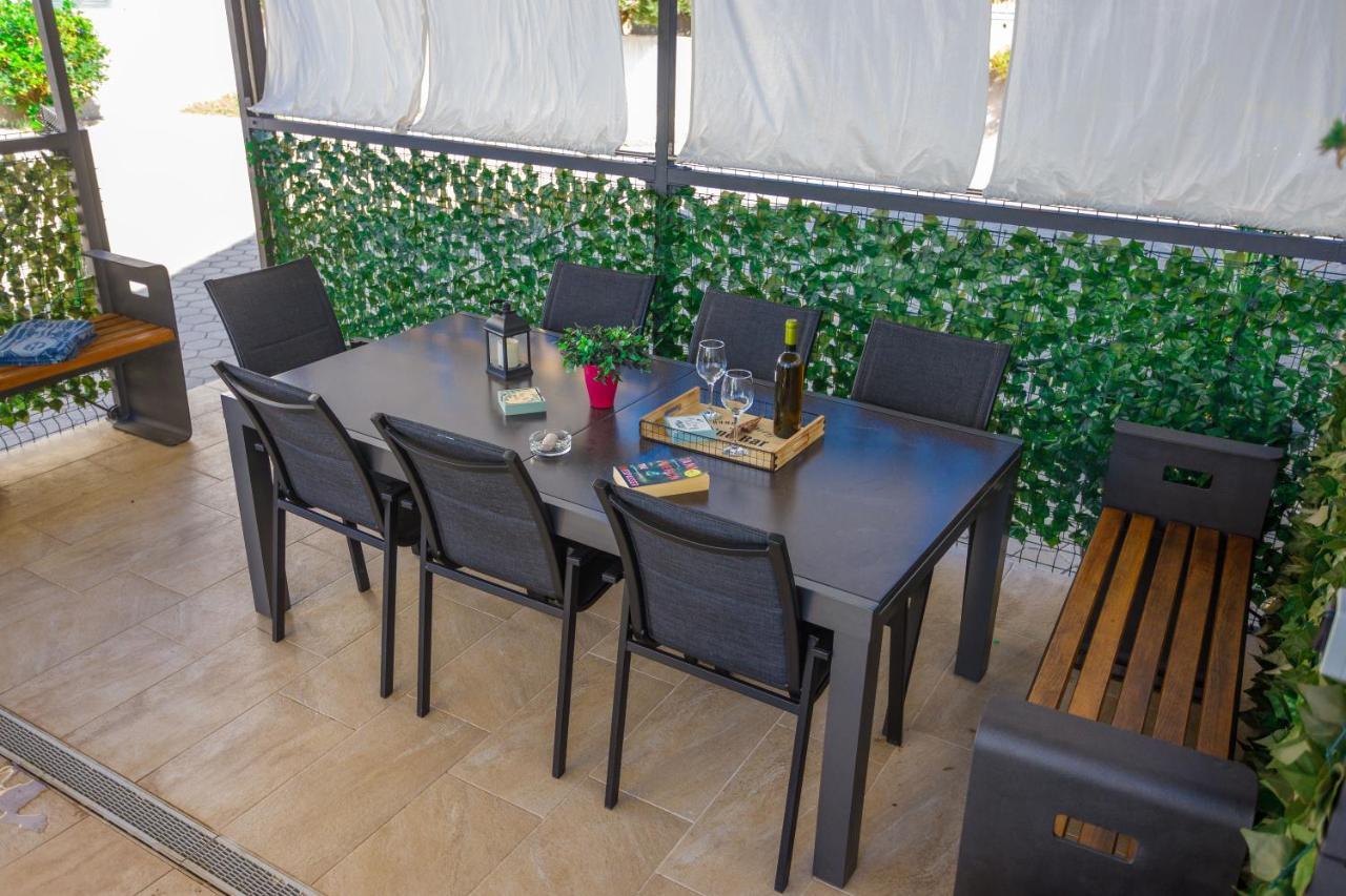 Apartment Jerry With Private Pool มิลนา ภายนอก รูปภาพ